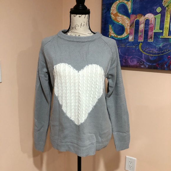 RESTOCK BEST SELLER Gray HEART ♥️ - SWEATER - Picture 3 of 5